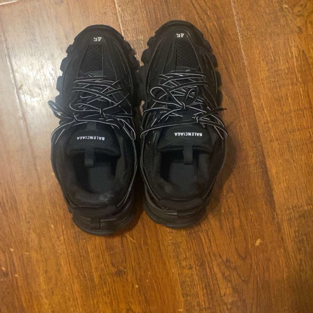 balenciaga tracks size 11. feel free ask questions
